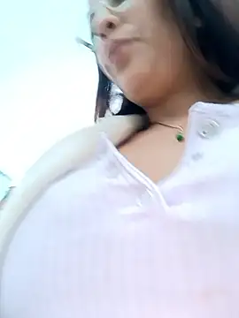 Lena-32 online show from March 2026 11:08:01 PM