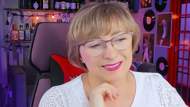 sugar vivien online show from October 2025 01:11:01 PM