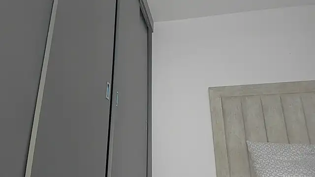 Snapshot of JulianRose_1 chatting on June 2026 01:06:02 PM JulianRose 1 online show from June 2026 01:06:02 PM