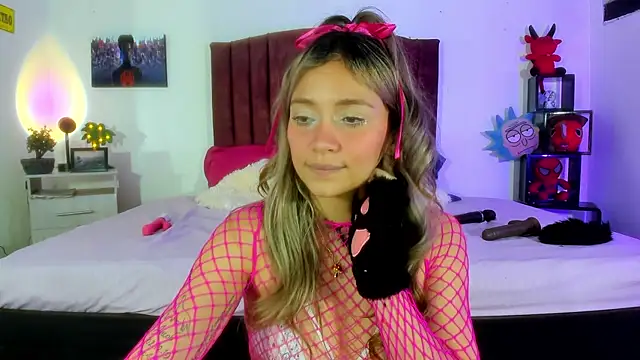 alisson zafiro  online show from January 2025 12:15:02 PM