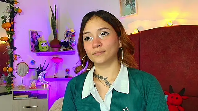 alisson zafiro  online show from April 2026 01:32:01 AM