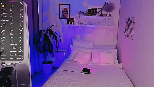 Lil Amelie online show from November 2025 08:55:01 AM