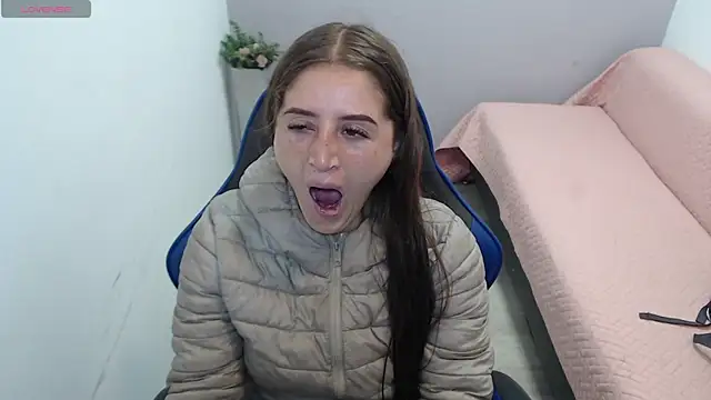 valerie diaz1 online show from December 2025 01:41:02 PM