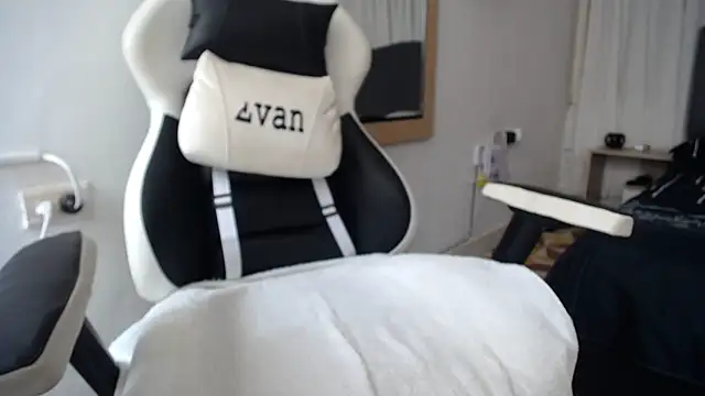 Valerioe online show from February 2025 04:28:01 PM