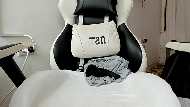 Valerioe online show from September 2025 02:50:02 PM