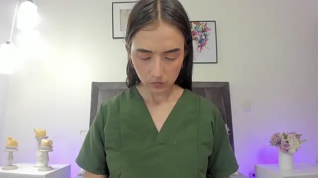 Snapshot of helen_mooree chatting on June 2026 12:53:02 PM helen mooree online show from June 2026 12:53:02 PM
