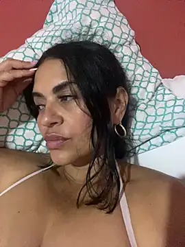 paolagomez  online show from May 2026 09:27:01 PM