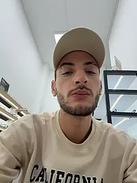 Snapshot of Sxxthiago chatting on December 2025 07:23:02 PM Sxxthiago online show from December 2025 07:23:02 PM