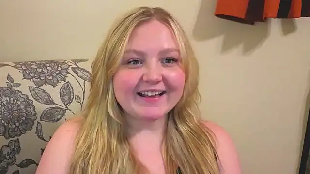 PhatAssBlond online show from April 2026 12:03:02 AM