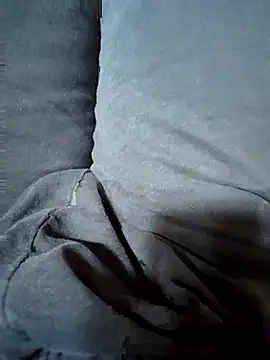 SplitPrestige19 online show from December 2025 04:55:01 AM