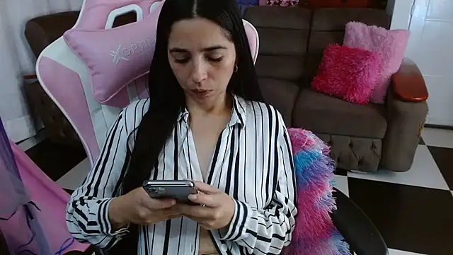 kendall all4u online show from February 2026 04:33:01 AM