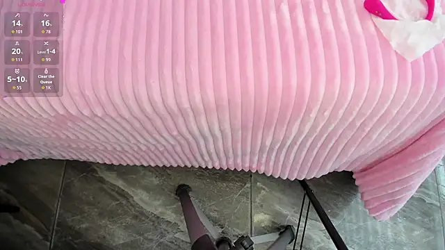 LIZ HOLMES online show from October 2025 12:23:02 PM