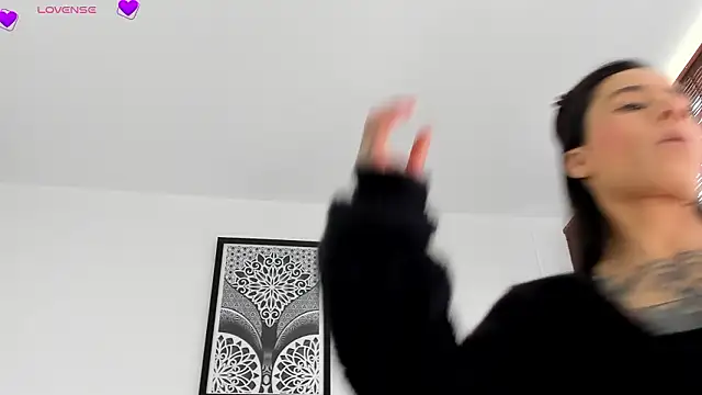 VeronicaTonu online show from February 2026 06:28:02 PM