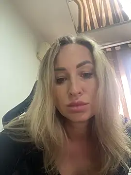 Snapshot of goddeesssssss chatting on December 2025 10:24:02 AM goddeesssssss online show from December 2025 10:24:02 AM