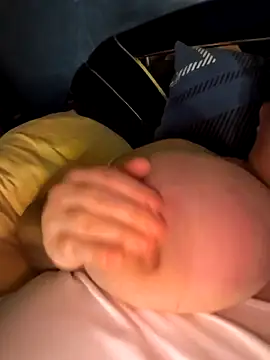 Snapshot of poussychats chatting on October 2025 08:27:02 PM poussychats online show from October 2025 08:27:02 PM