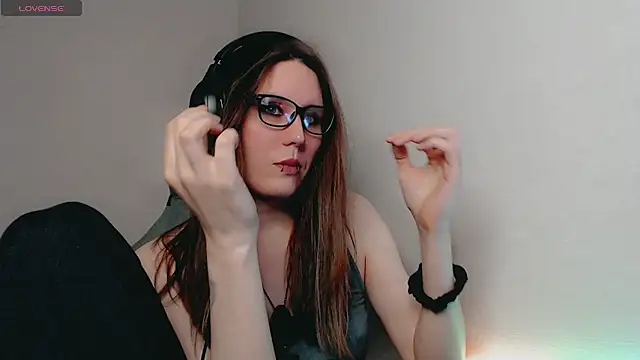 Snapshot of tracy_cooper chatting on February 2025 11:15:02 PM tracy cooper online show from February 2025 11:15:02 PM