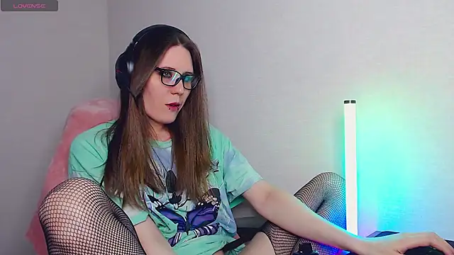 Snapshot of tracy_cooper chatting on February 2025 01:33:01 PM tracy cooper online show from February 2025 01:33:01 PM