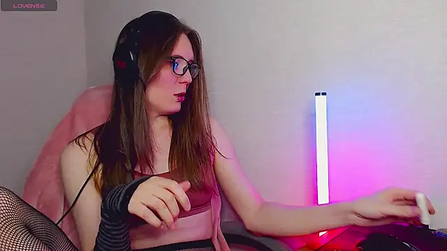 Snapshot of tracy_cooper chatting on February 2025 10:48:02 PM tracy cooper online show from February 2025 10:48:02 PM