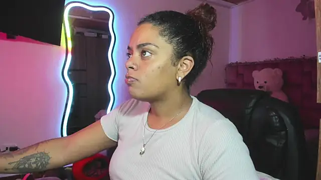 ladyrd1 online show from March 2026 07:11:01 PM