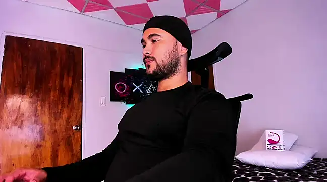 Snapshot of Sebas-hott chatting on December 2024 02:21:02 AM Sebas-hott online show from December 2024 02:21:02 AM