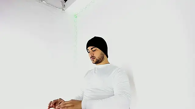 Snapshot of Sebas-hott chatting on September 2025 10:10:02 PM Sebas-hott online show from September 2025 10:10:02 PM