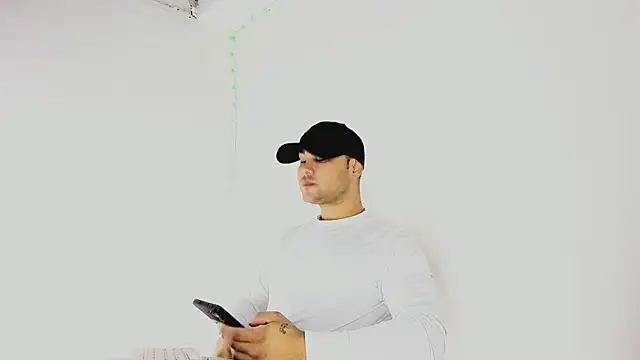 Snapshot of Sebas-hott chatting on September 2025 10:57:02 PM Sebas-hott online show from September 2025 10:57:02 PM