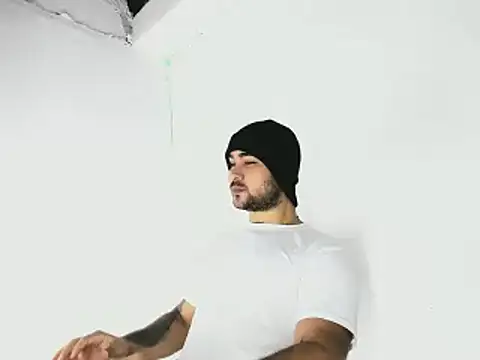 Snapshot of Sebas-hott chatting on October 2025 10:42:01 PM Sebas-hott online show from October 2025 10:42:01 PM