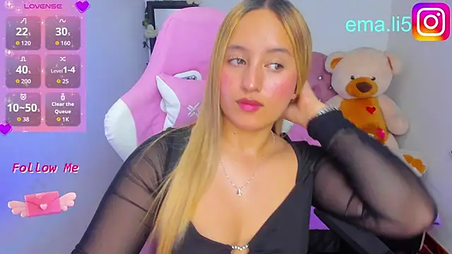 Snapshot of ema_tayy chatting on June 2026 10:04:02 PM ema tayy online show from June 2026 10:04:02 PM