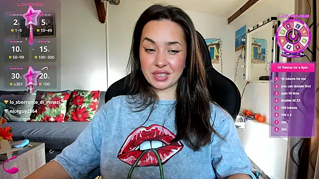 Snapshot of PlayfulGoddess chatting on October 2025 08:24:02 AM PlayfulGoddess online show from October 2025 08:24:02 AM