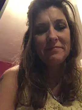 Snapshot of Lwhite1 chatting on December 2024 12:27:01 AM Lwhite1 online show from December 2024 12:27:01 AM