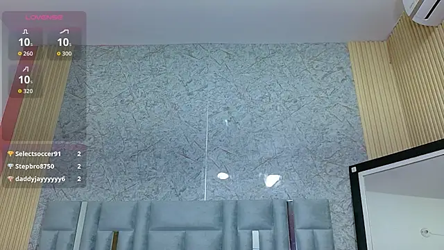 Snapshot of littleebonny chatting on June 2026 07:53:02 PM littleebonny online show from June 2026 07:53:02 PM