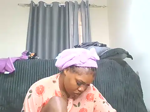 Snapshot of sweet_bigclit chatting on June 2026 06:45:01 AM sweet bigclit online show from June 2026 06:45:01 AM
