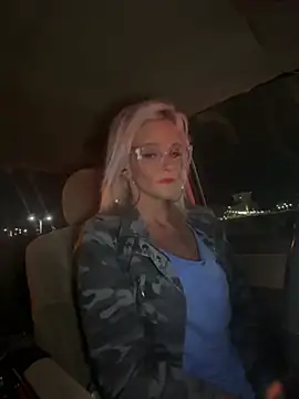 vixendoll87 online show from January 2026 12:25:01 AM