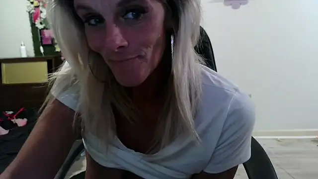vixendoll87 online show from July 2026 12:53:01 AM
