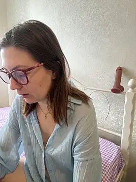 BeatriceTender online show from March 2026 07:01:01 AM