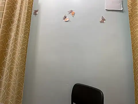 TransLisa7 online show from April 2026 07:19:02 PM