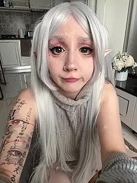 yourcutewaifu online show from February 2026 06:06:02 AM