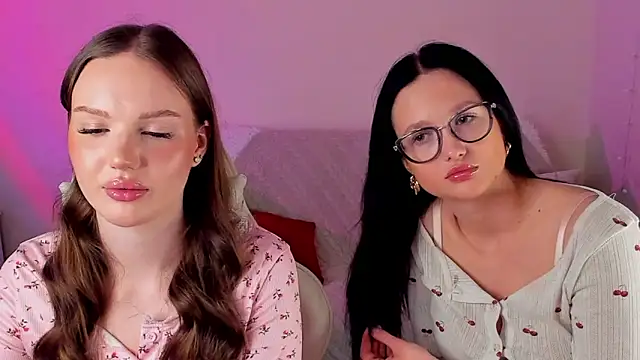 Snapshot of MishkaMe chatting on February 2026 12:23:02 PM MishkaMe online show from February 2026 12:23:02 PM