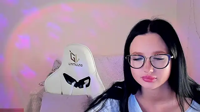 Snapshot of MishkaMe chatting on February 2026 07:20:01 AM MishkaMe online show from February 2026 07:20:01 AM