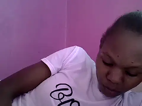 Snapshot of Cute_tamara chatting on January 2025 12:25:02 PM Cute tamara online show from January 2025 12:25:02 PM