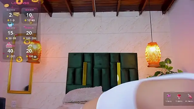 Taiissa  online show from September 2025 08:30:01 PM