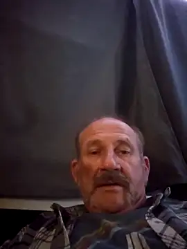 Snapshot of den-rock4u chatting on March 2025 03:33:02 AM den-rock4u online show from March 2025 03:33:02 AM