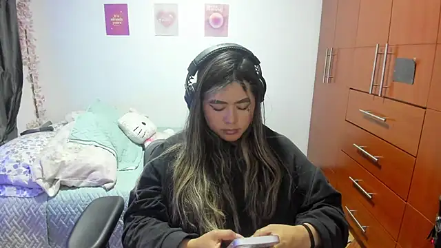 StephaniFox online show from October 2025 04:13:01 AM