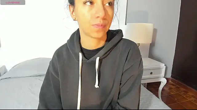 Tamaraakins online show from November 2025 12:26:01 PM