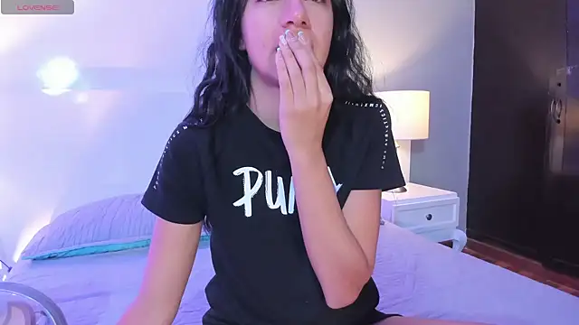 Tamaraakins online show from November 2025 01:11:01 PM