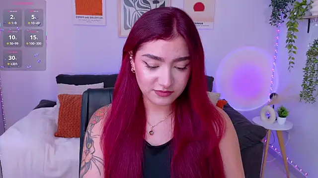 Snapshot of ViolettCastel chatting on June 2026 08:21:01 PM ViolettCastel online show from June 2026 08:21:01 PM