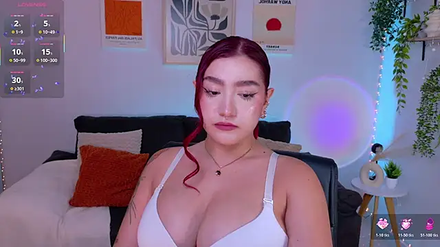 Snapshot of ViolettCastel chatting on June 2026 11:07:02 PM ViolettCastel online show from June 2026 11:07:02 PM