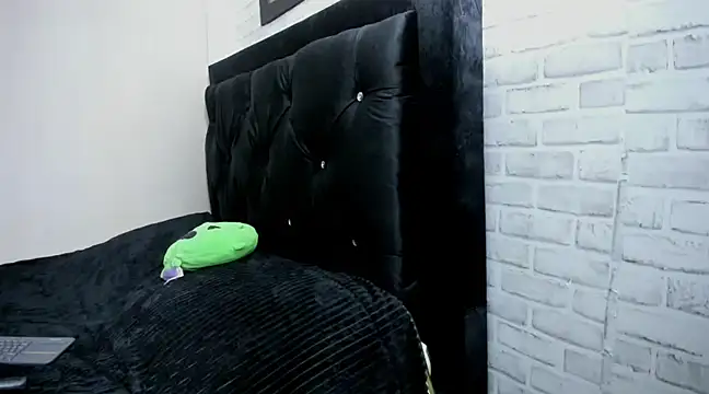 Kimmymadison- online show from March 2025 07:49:02 PM