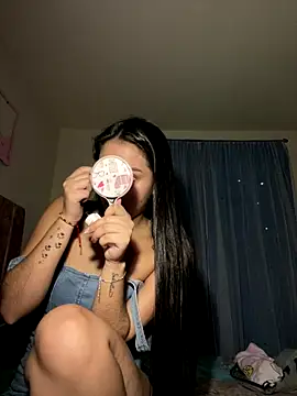 Snapshot of Kimmymadison- chatting on December 2025 09:22:01 PM Kimmymadison- online show from December 2025 09:22:01 PM