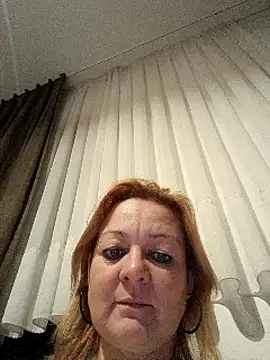 Snapshot of slettieada chatting on January 2025 06:44:01 PM slettieada online show from January 2025 06:44:01 PM